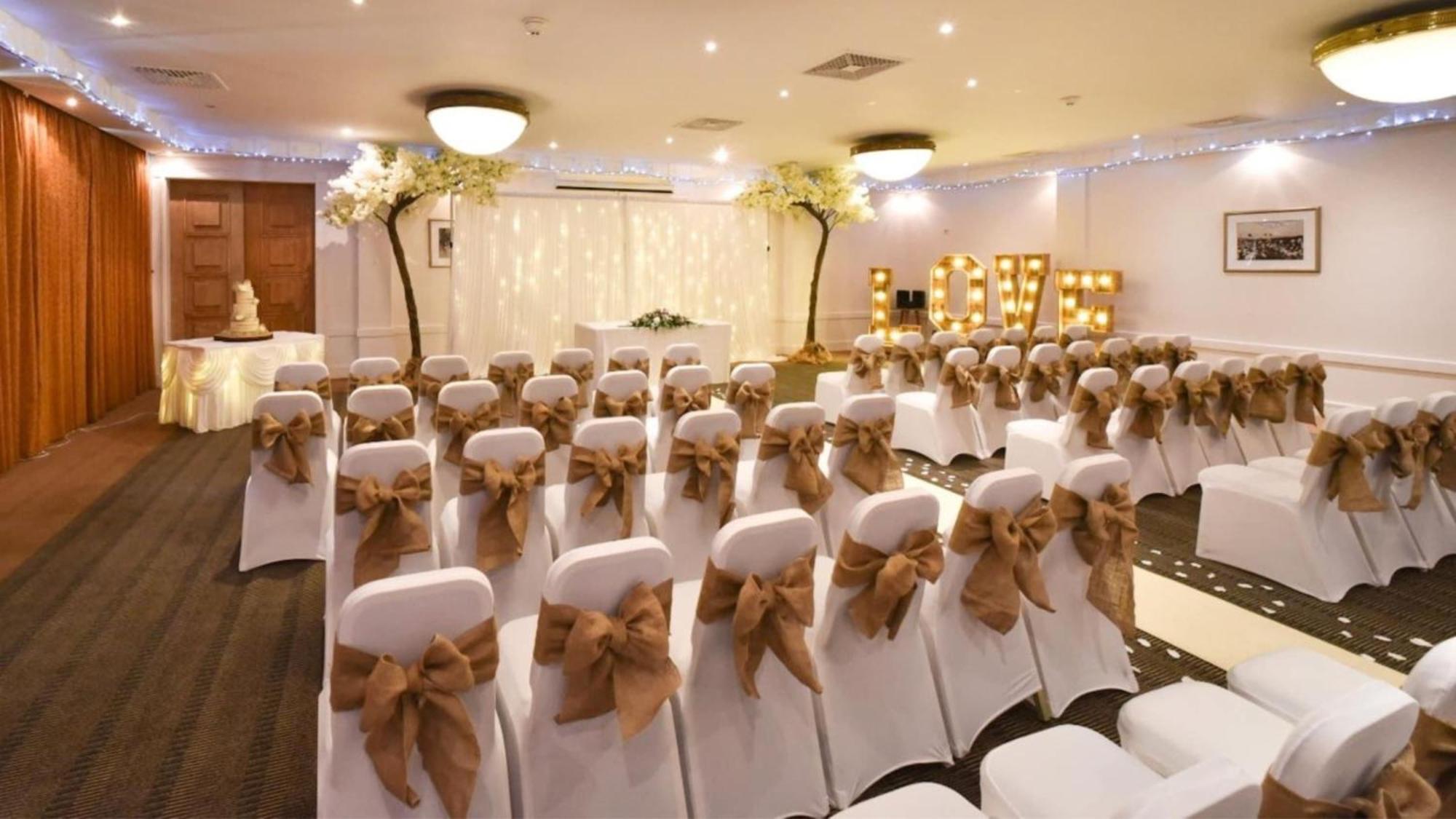 Holiday Inn Leeds Brighouse By Ihg Exterior foto